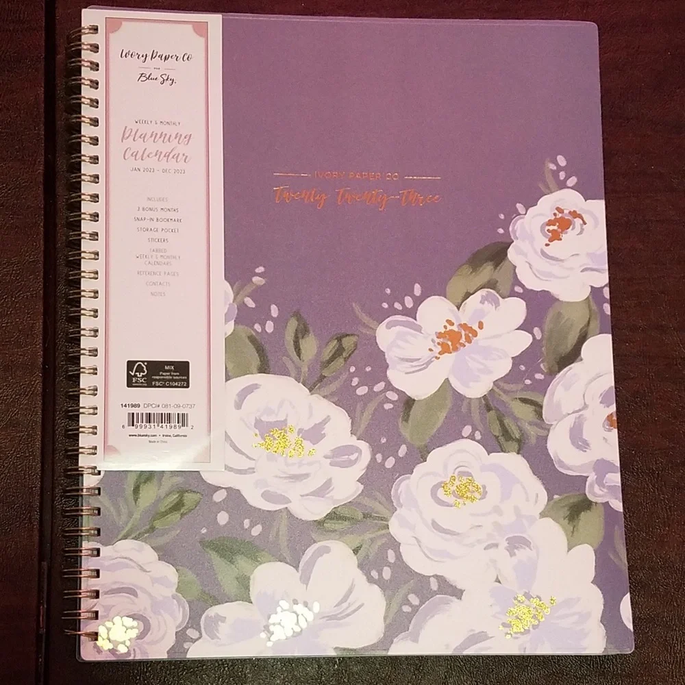 2023 weekly/monthly planner - Picture 1 of 7
